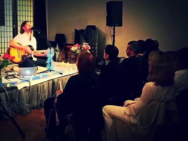 Stage presence in artistic lighting